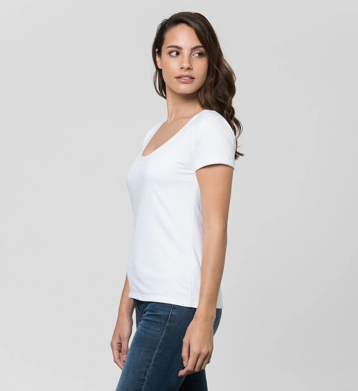 Camiseta Mujer Antisudor MaxDry Cuello Grande Protección Axilar Extra - Image 5